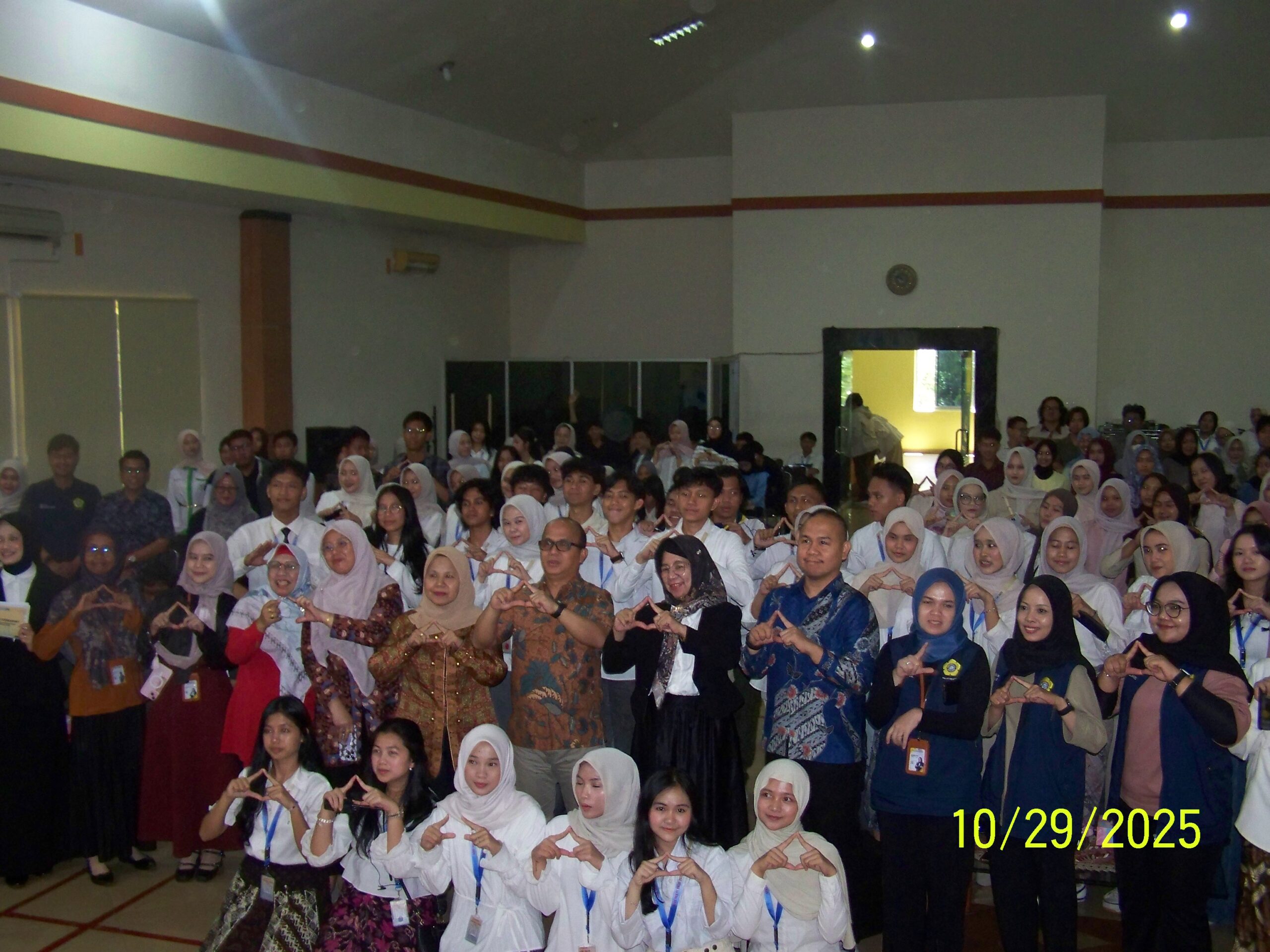salinan 100 4153